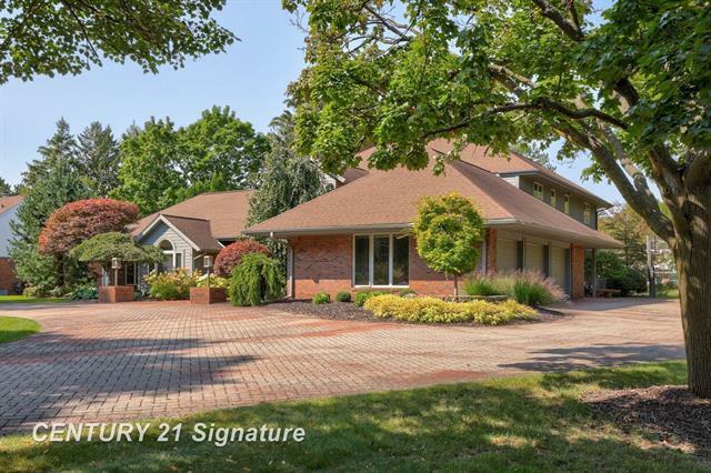 Property Photo:  459 Golfview Drive  MI 48638 