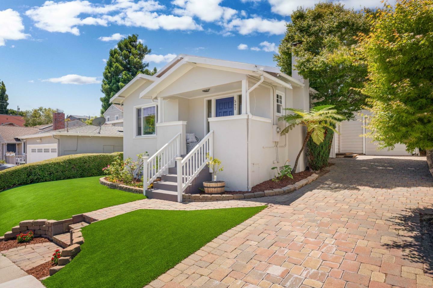 Property Photo:  527 Chestnut Avenue  CA 94066 