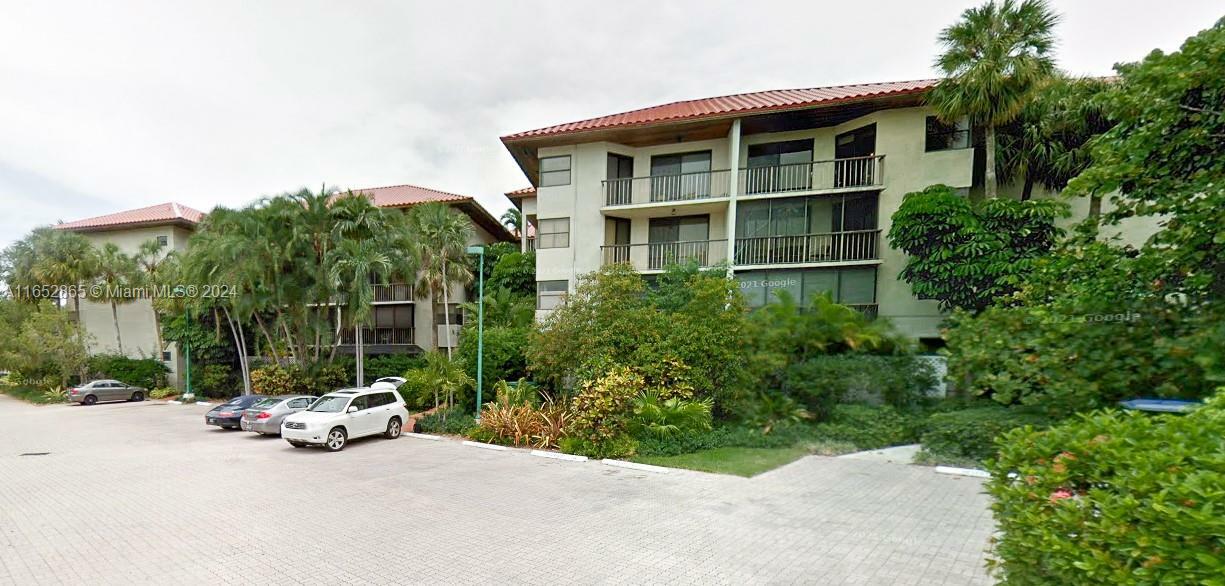 Property Photo:  55 Ocean Lane Dr 3029  FL 33149 