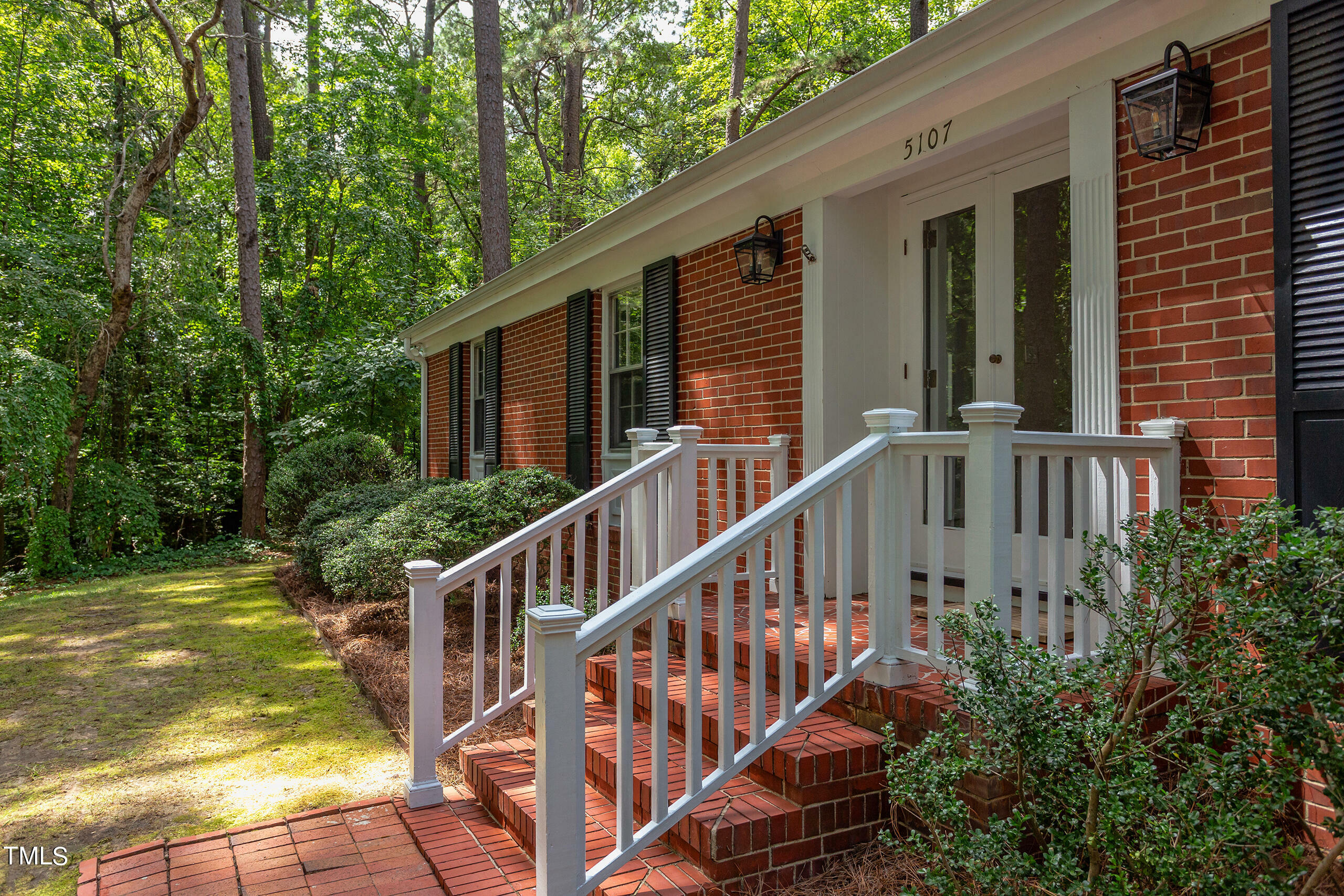 Property Photo:  5107 Whitehall Place  NC 27612 