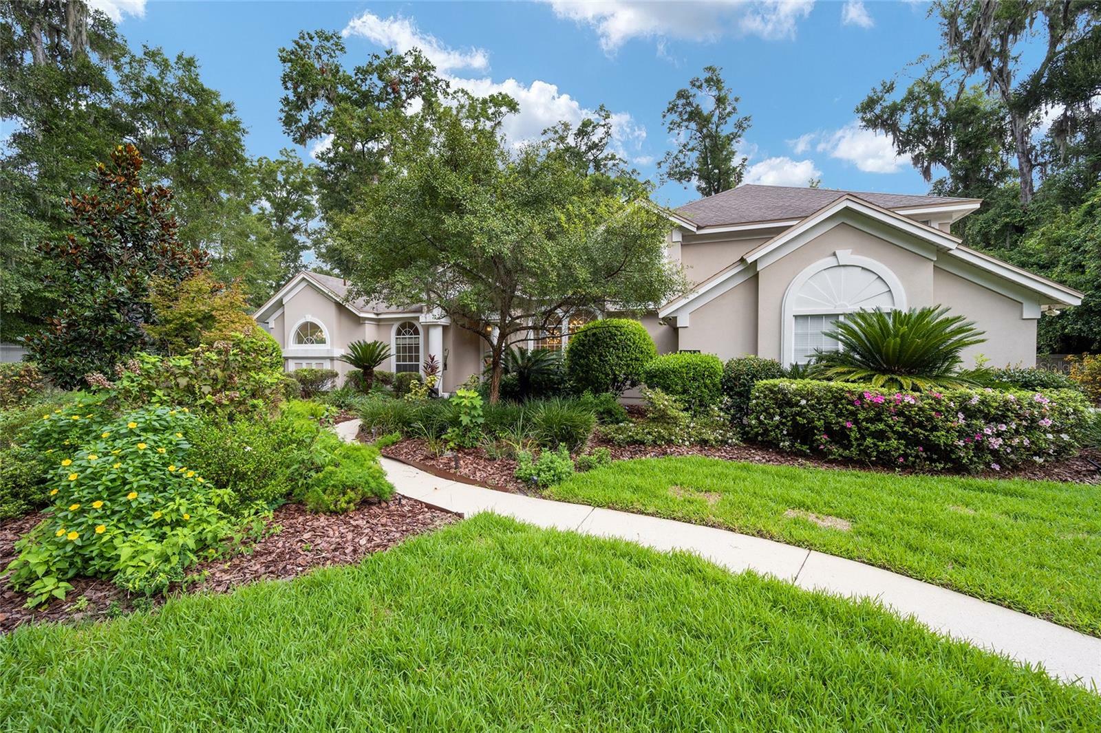Property Photo: 9330 SW 46th Place FL 32608