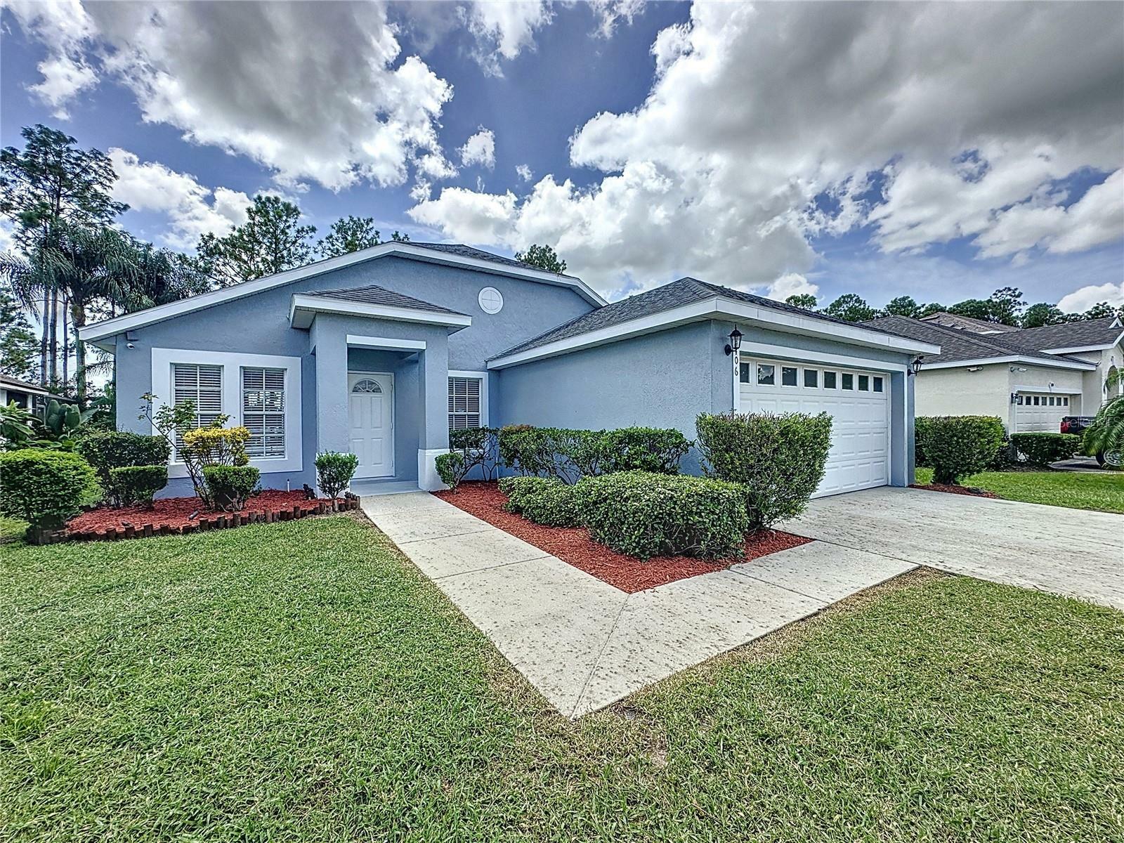 Property Photo:  706 Oxford Drive  FL 33897 