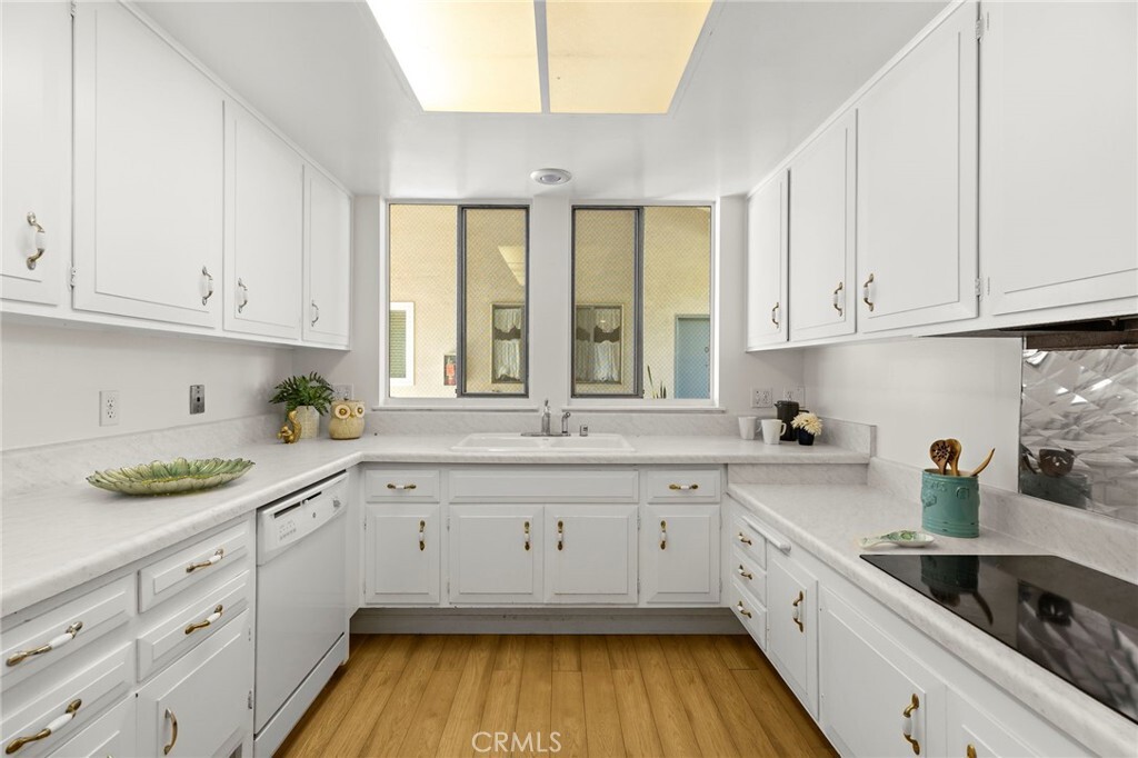 Property Photo:  75 Calle Aragon P  CA 92637 