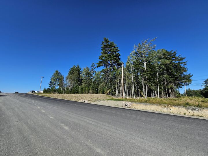 Property Photo: 576 US Hwy 1 ME 04640