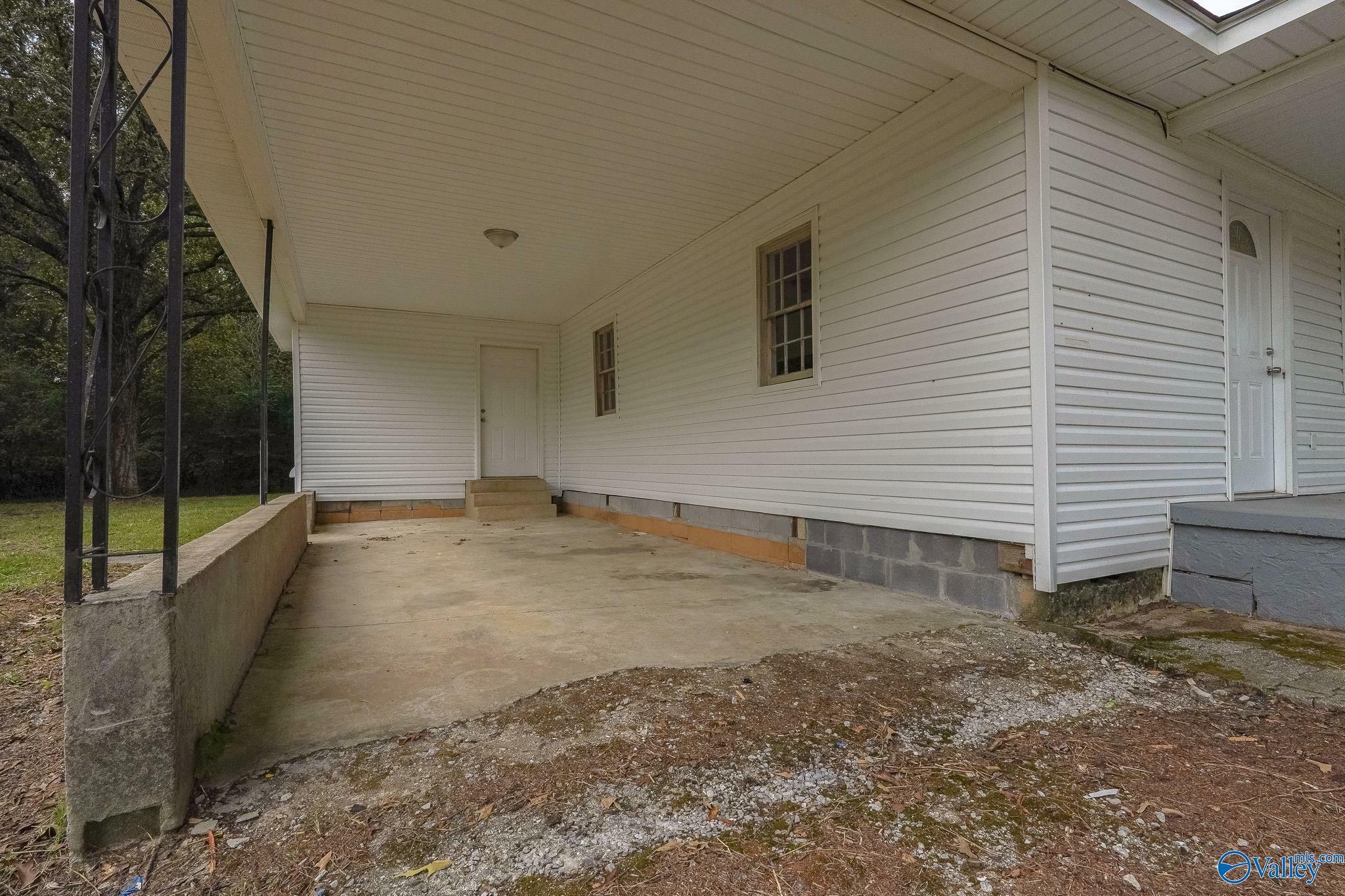 Property Photo:  2736 Bobo Section Road  AL 35750 