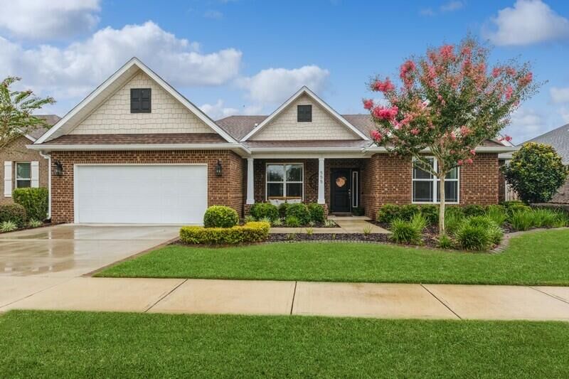 Property Photo: 555 Brighton Cove FL 32439