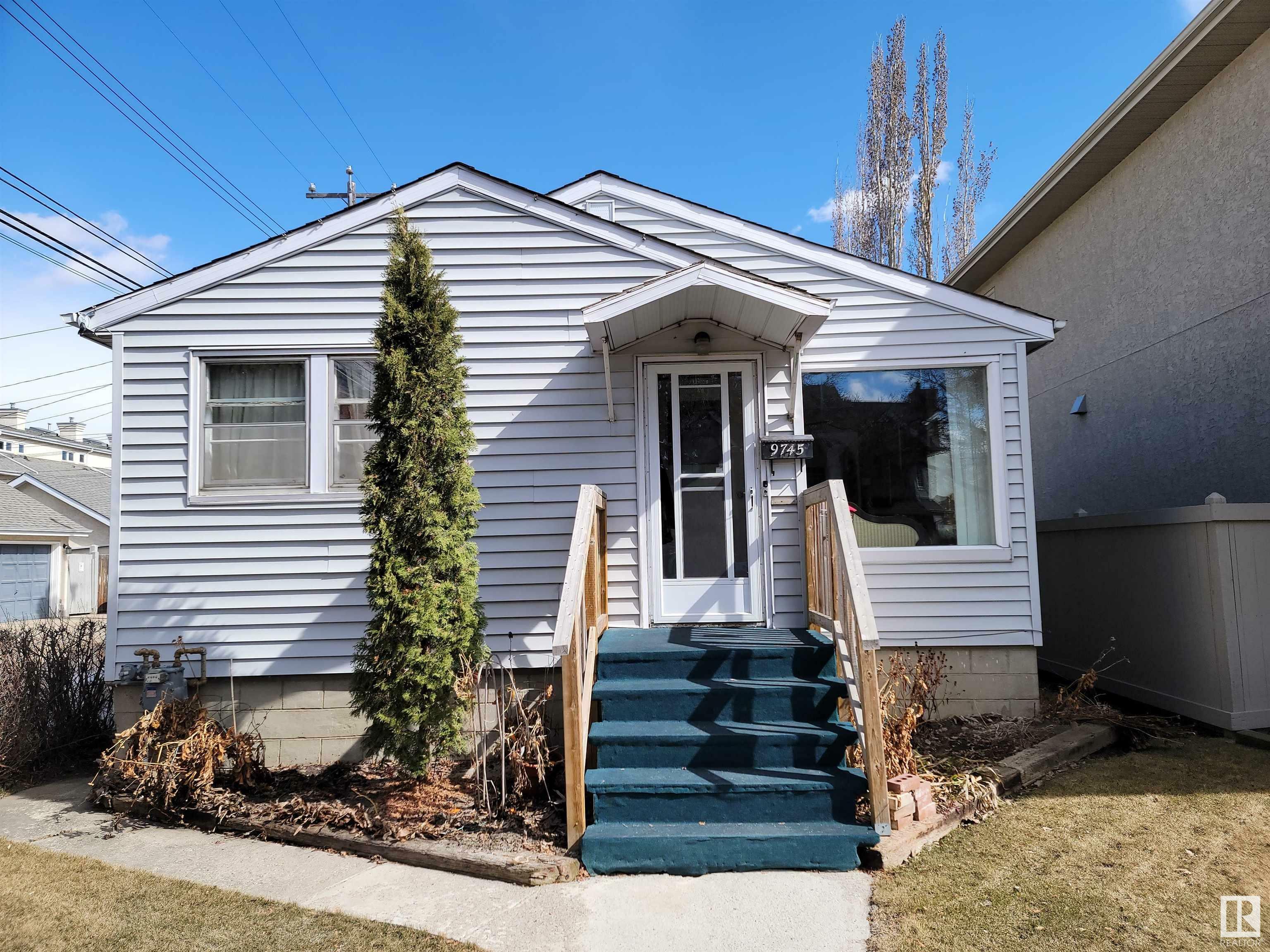 9745 94 Street NW  Edmonton AB T6C 3W1 photo