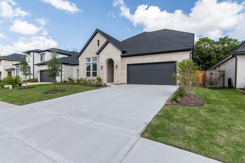Property Photo: 9614 Dani Lake Drive TX 77375