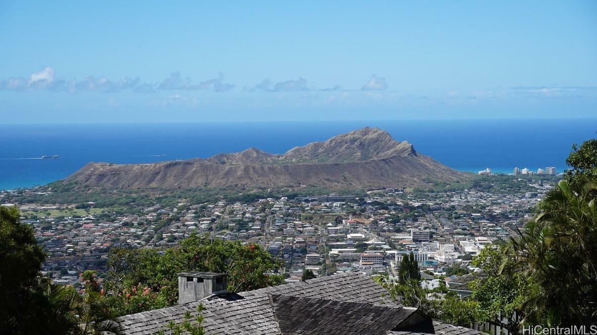 Property Photo:  5136 Maunalani Circle  HI 96816 