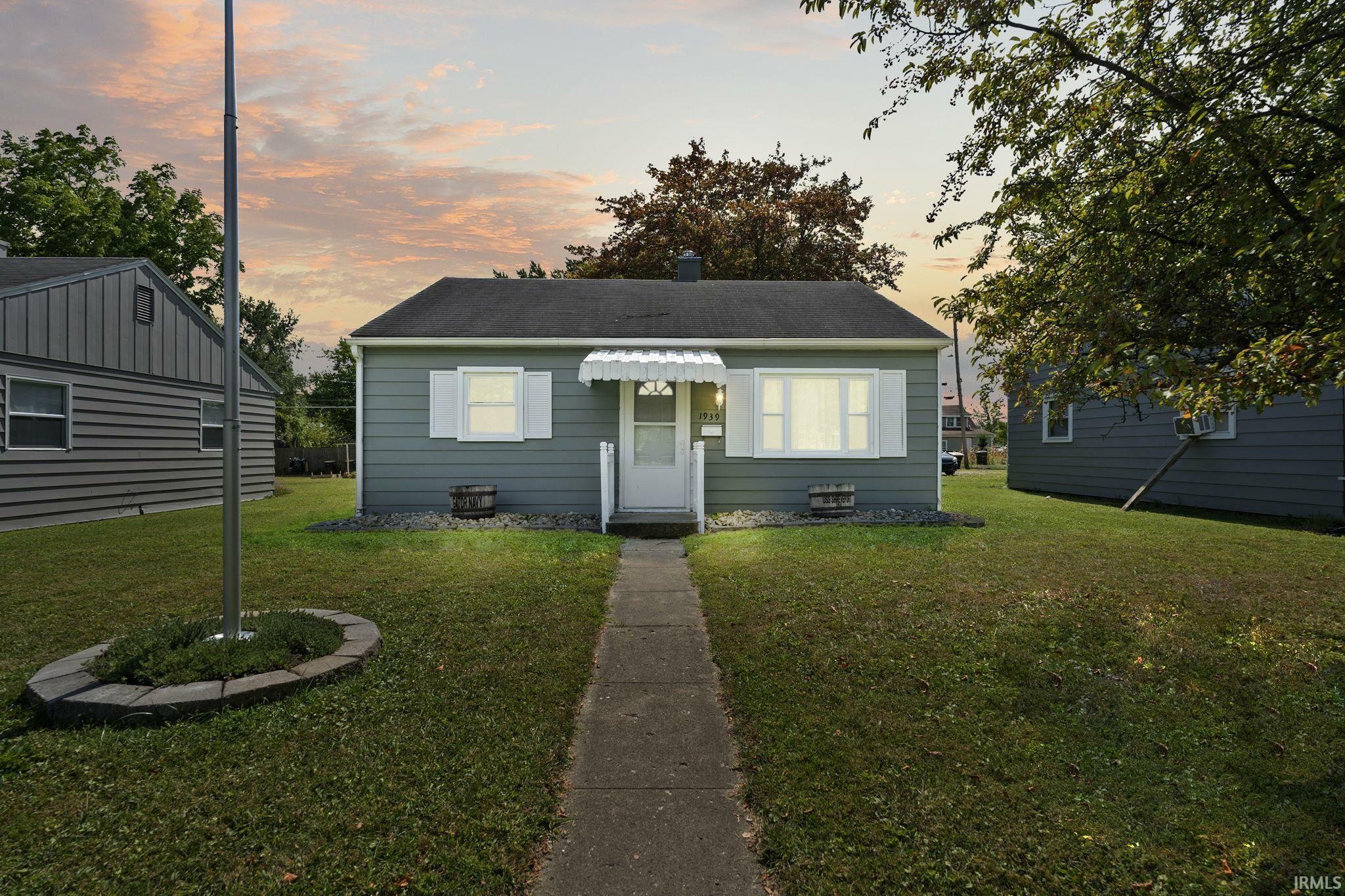 Property Photo:  1939 W 4th Street  IN 46808-2506 