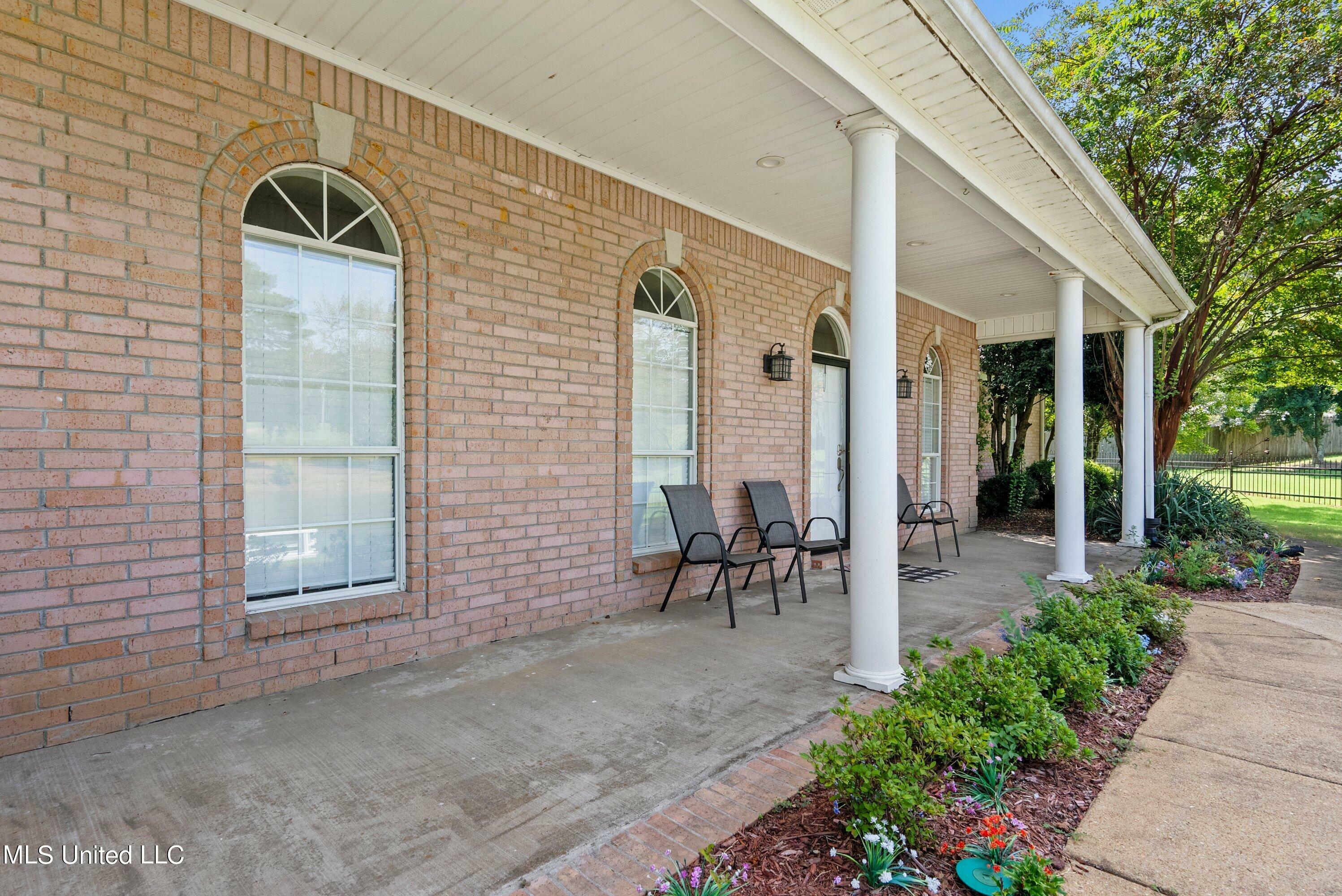 Property Photo:  4740 Dustin Place Drive  MS 38671 