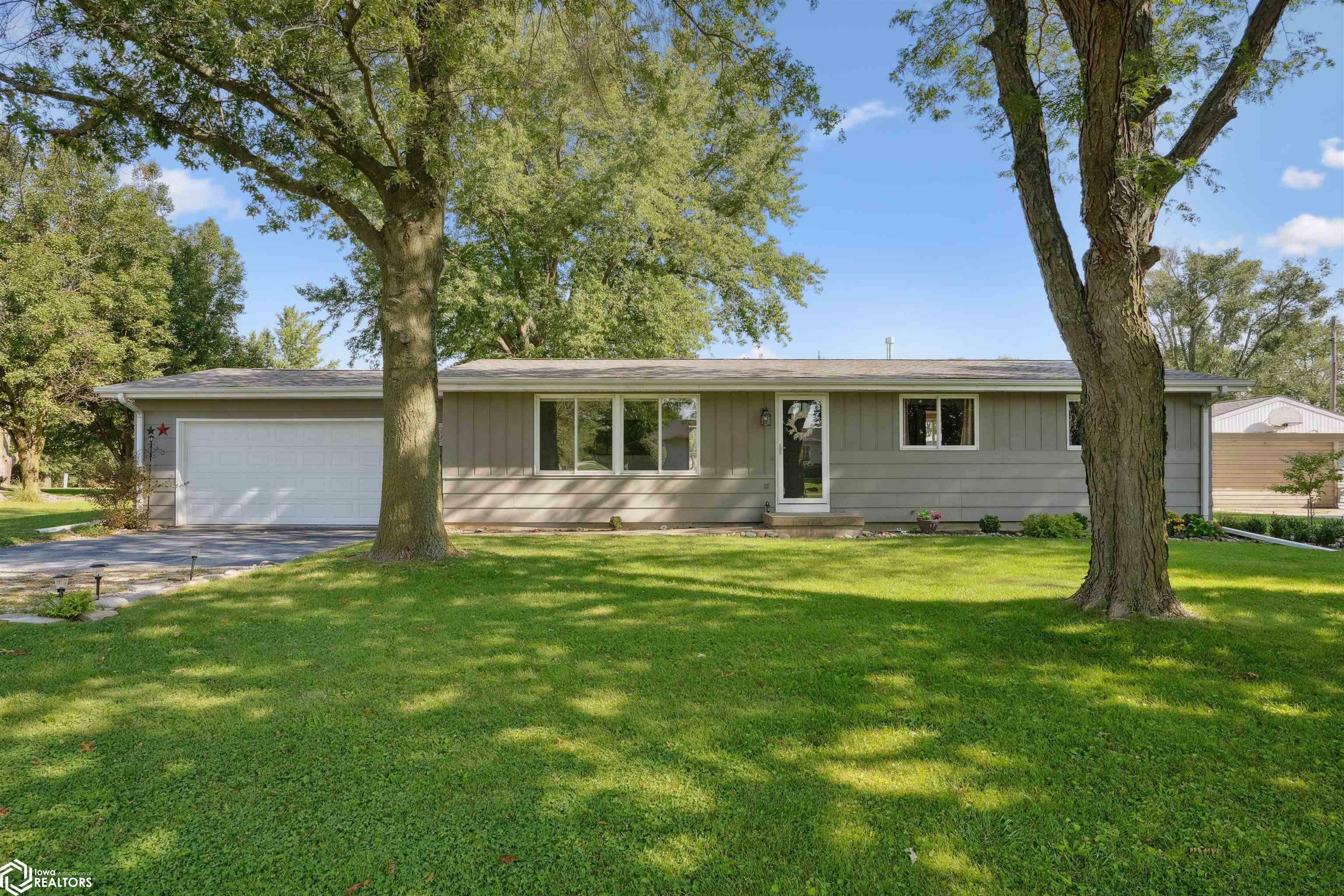 Property Photo:  14598 Rosebud Drive  IA 52655 