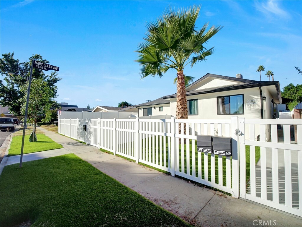 Property Photo:  13135 Burton Street  CA 91605 