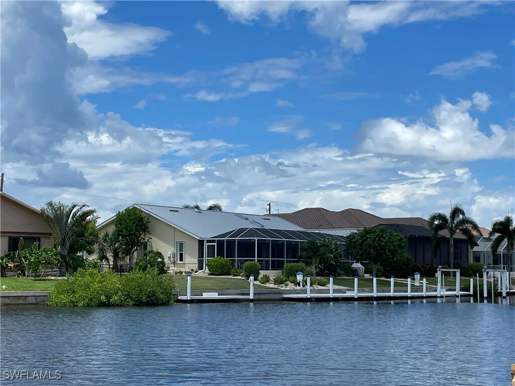 Property Photo:  1425 Pine Island Court  FL 33950 