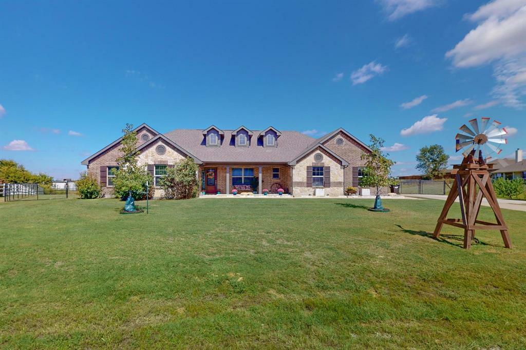 Property Photo: 6200 Arizona Court TX 76058