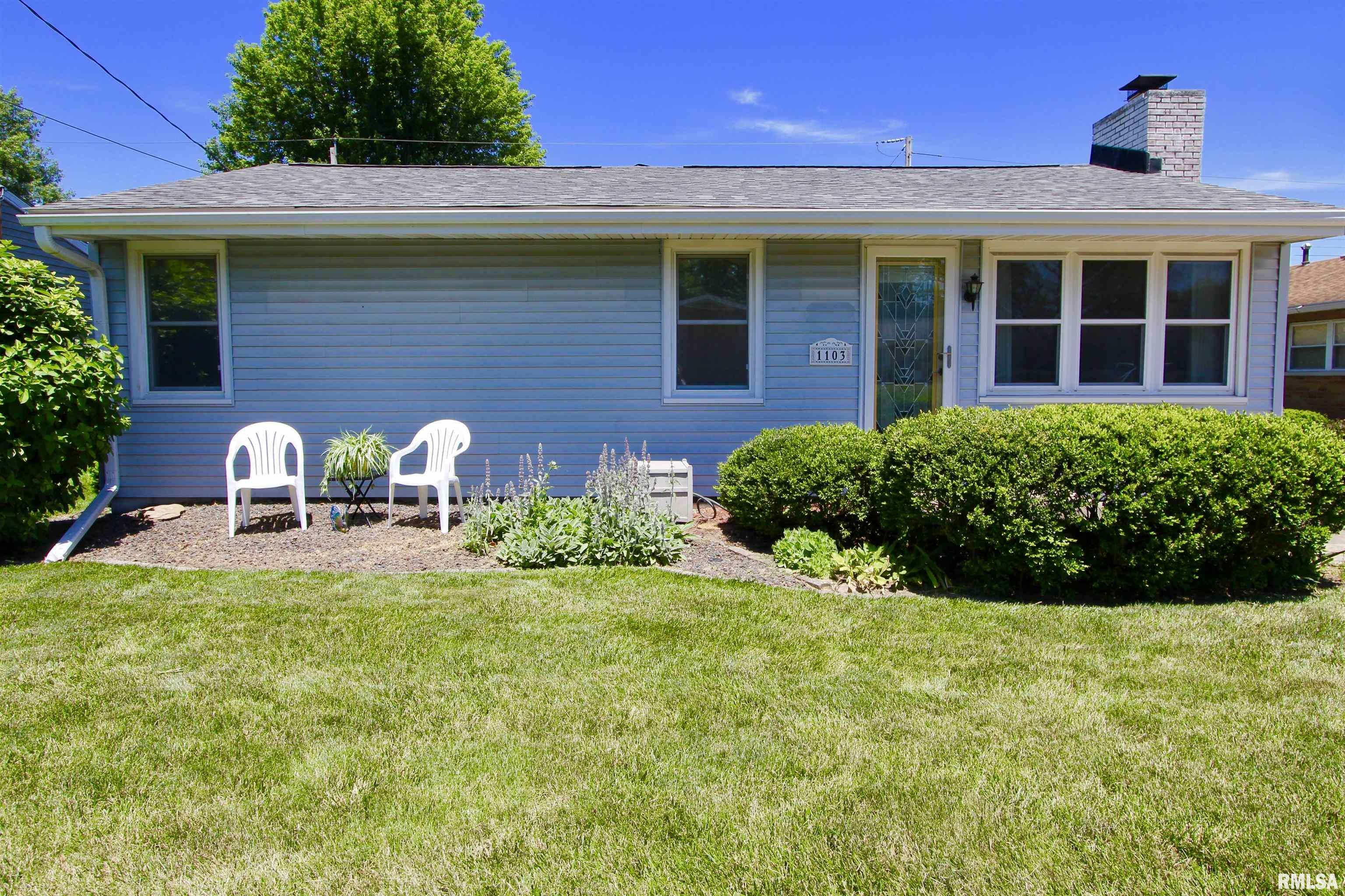 Property Photo:  1103 Oxford Street  IL 61554 