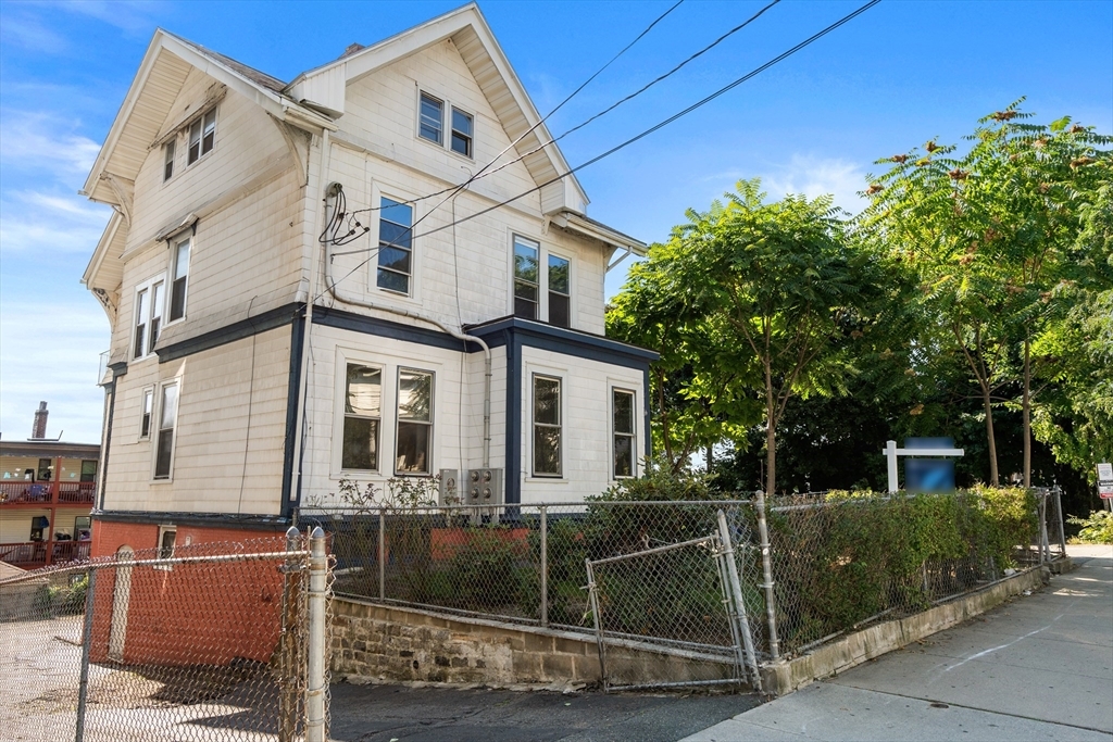 Property Photo:  276 Washington Ave  MA 02150 