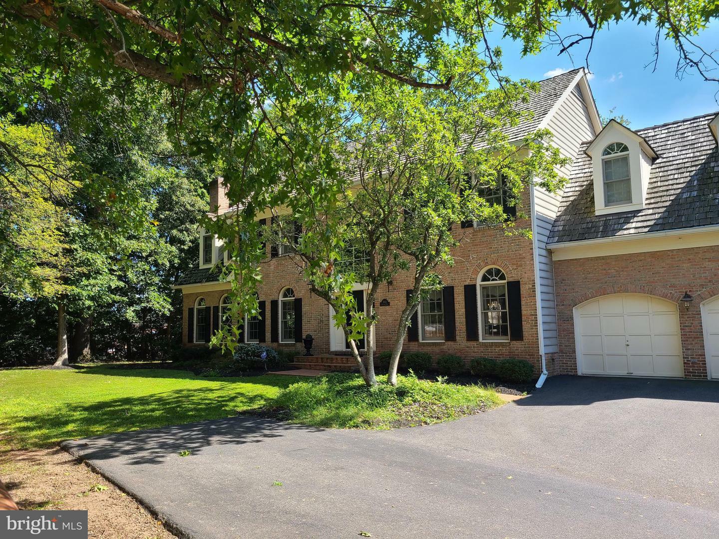 Property Photo:  3601 Lamplight Drive  VA 22033 