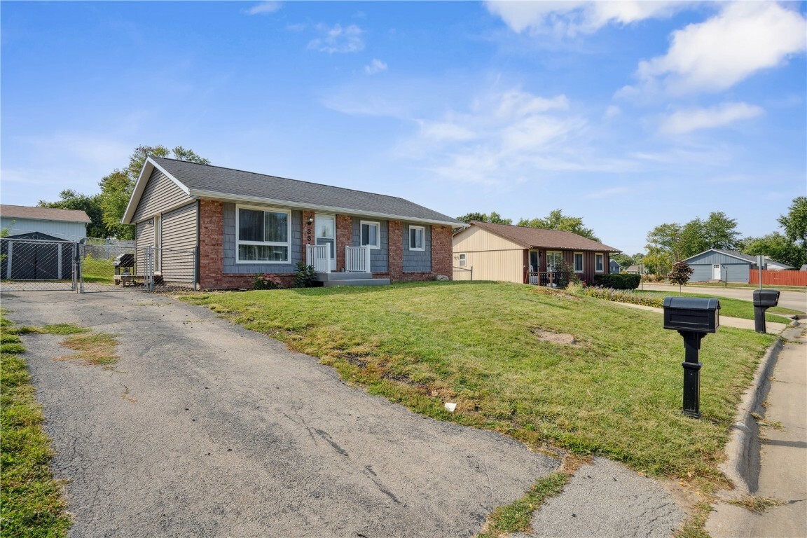 Property Photo:  3310 Dunham Drive SW  IA 52404 