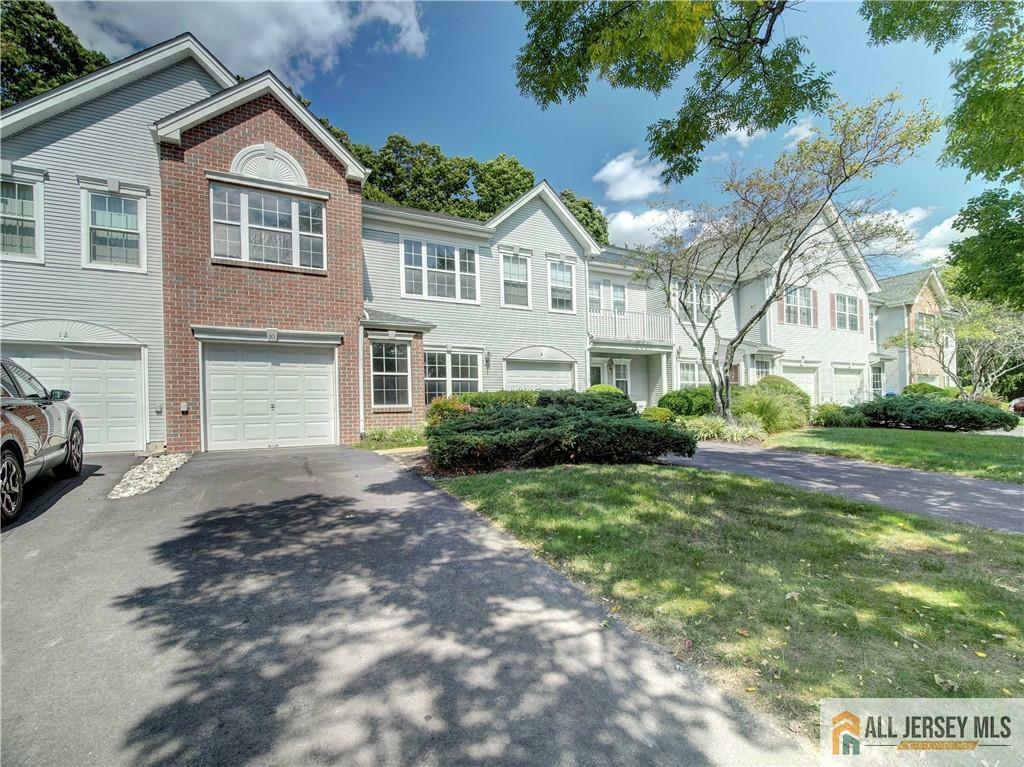 Property Photo:  10 Pennsbury Way  NJ 08816 