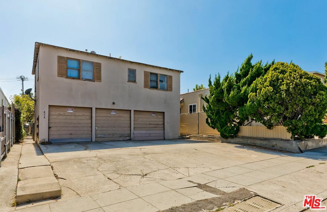 Property Photo:  1256   Princeton St  CA 90404 