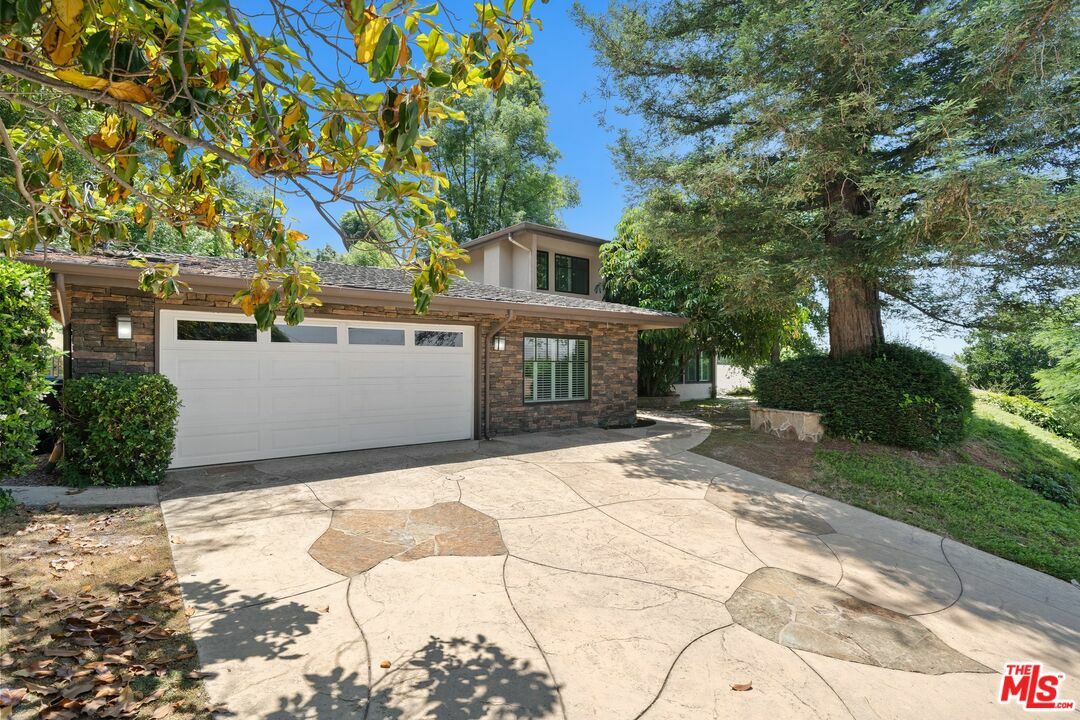 Property Photo:  4743   Dunman Ave  CA 91364 