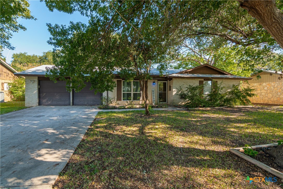 Property Photo:  1716 Redwood Street  TX 78155 