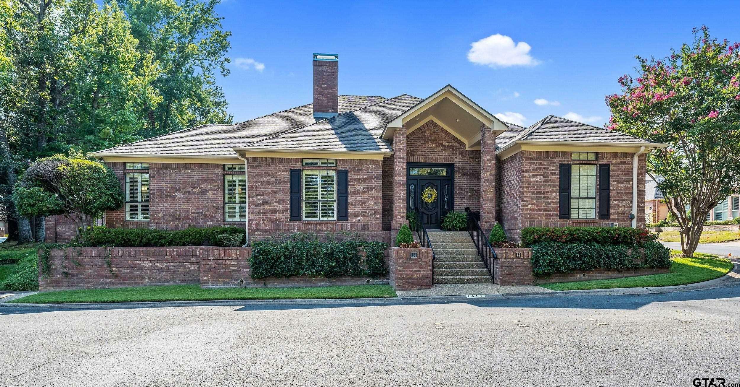 Property Photo: 1414 Hollytree Place TX 75703