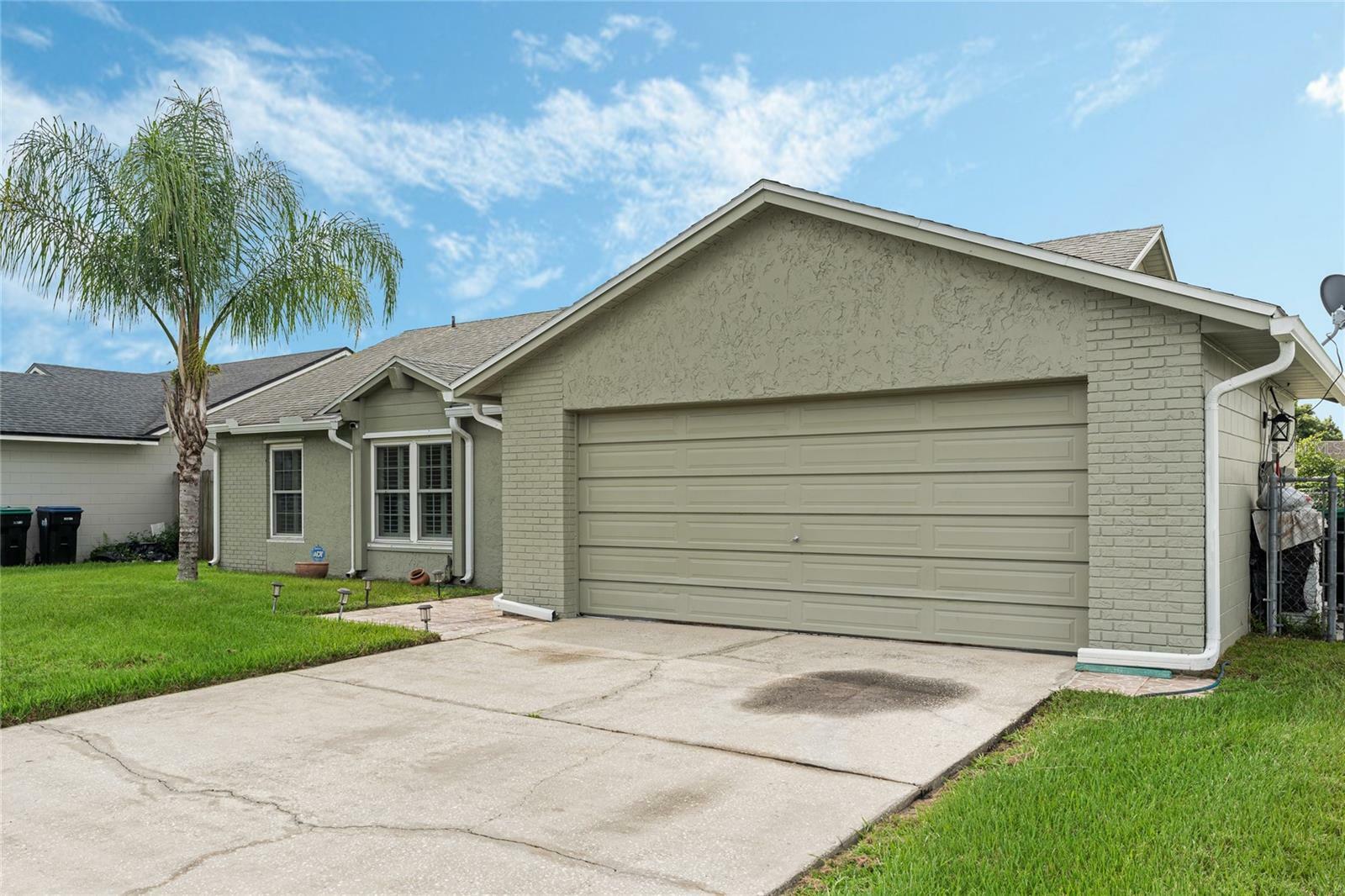 Property Photo:  7872 Sapphire Lane  FL 32822 