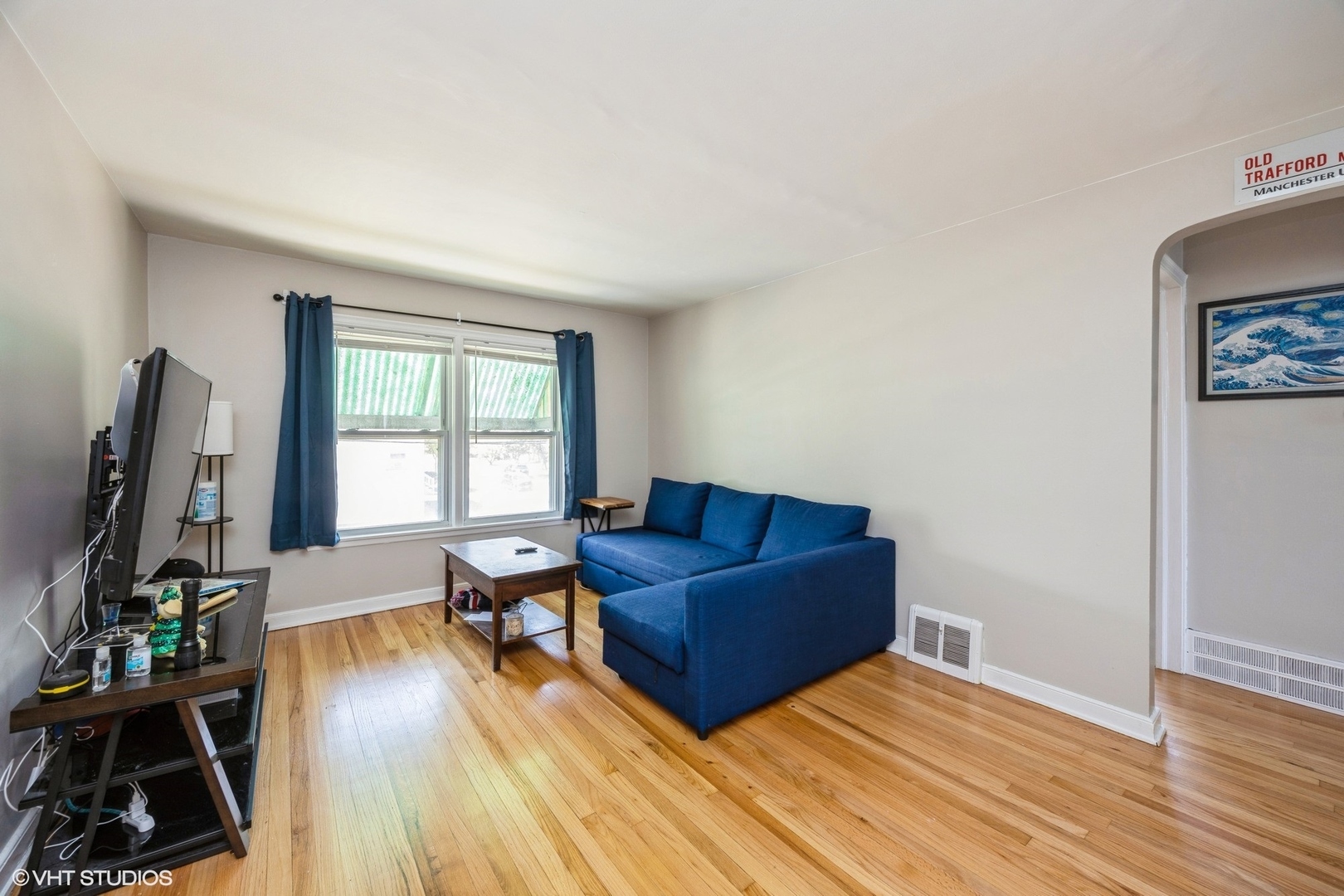 Property Photo:  3901 Vernon Avenue  IL 60513 