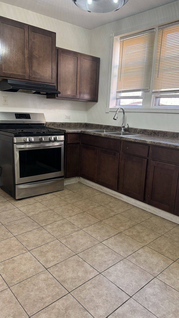 Property Photo:  7539 S Phillips Avenue 3  IL 60649 