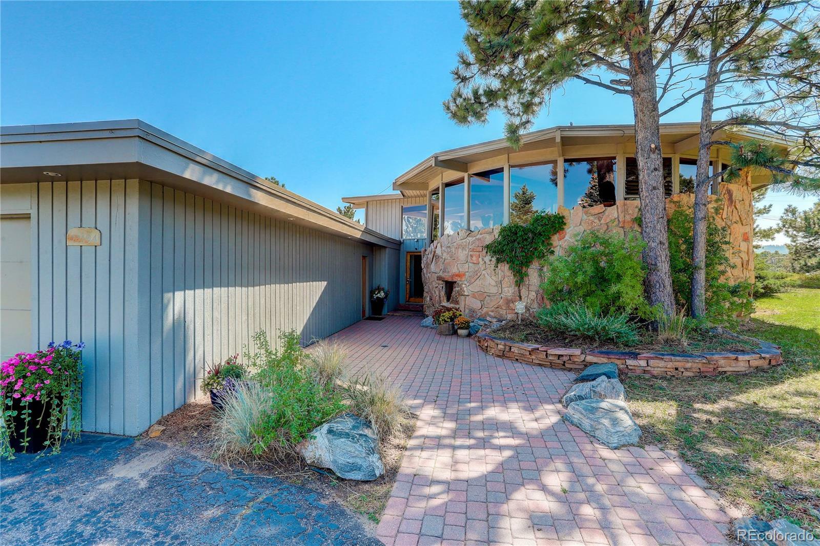 Property Photo:  22194 Crestvue Drive  CO 80401 