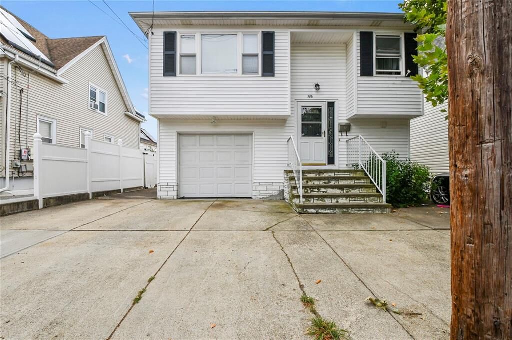 Property Photo:  386 New York Avenue  RI 02905 