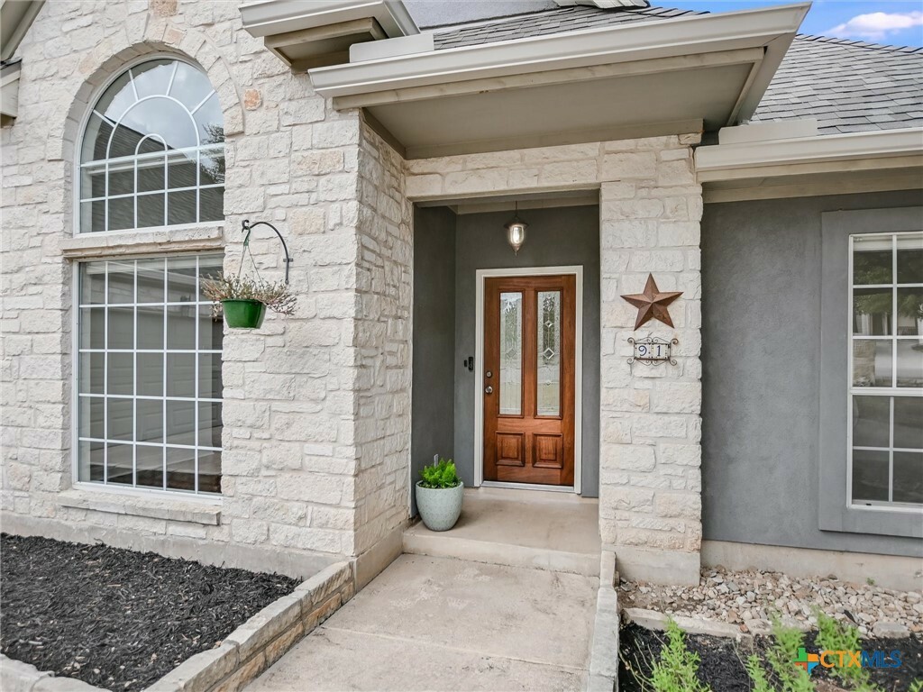 Property Photo:  91 Ridgewood Circle  TX 78676 