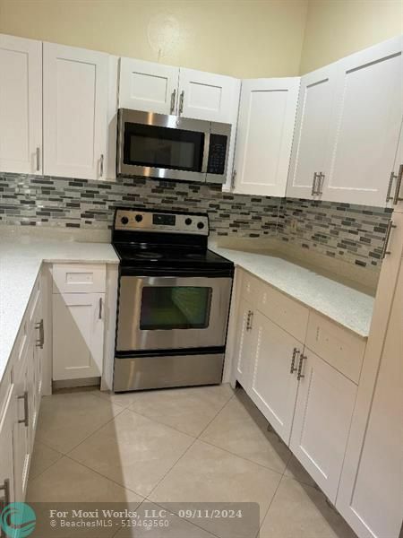 Property Photo:  5201 SW 31st Ave 241  FL 33312 