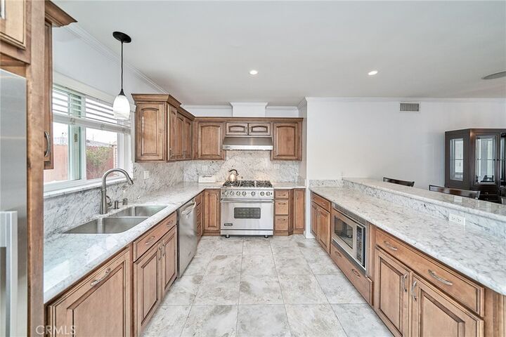 Property Photo: 5110 Emerald Street CA 90503