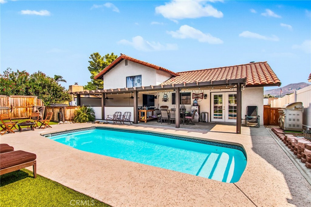 Property Photo:  23466 Canyon Lake Drive N  CA 92587 