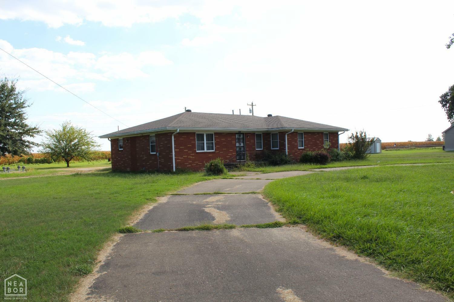 Property Photo:  402 W Robinson St  AR 72411 