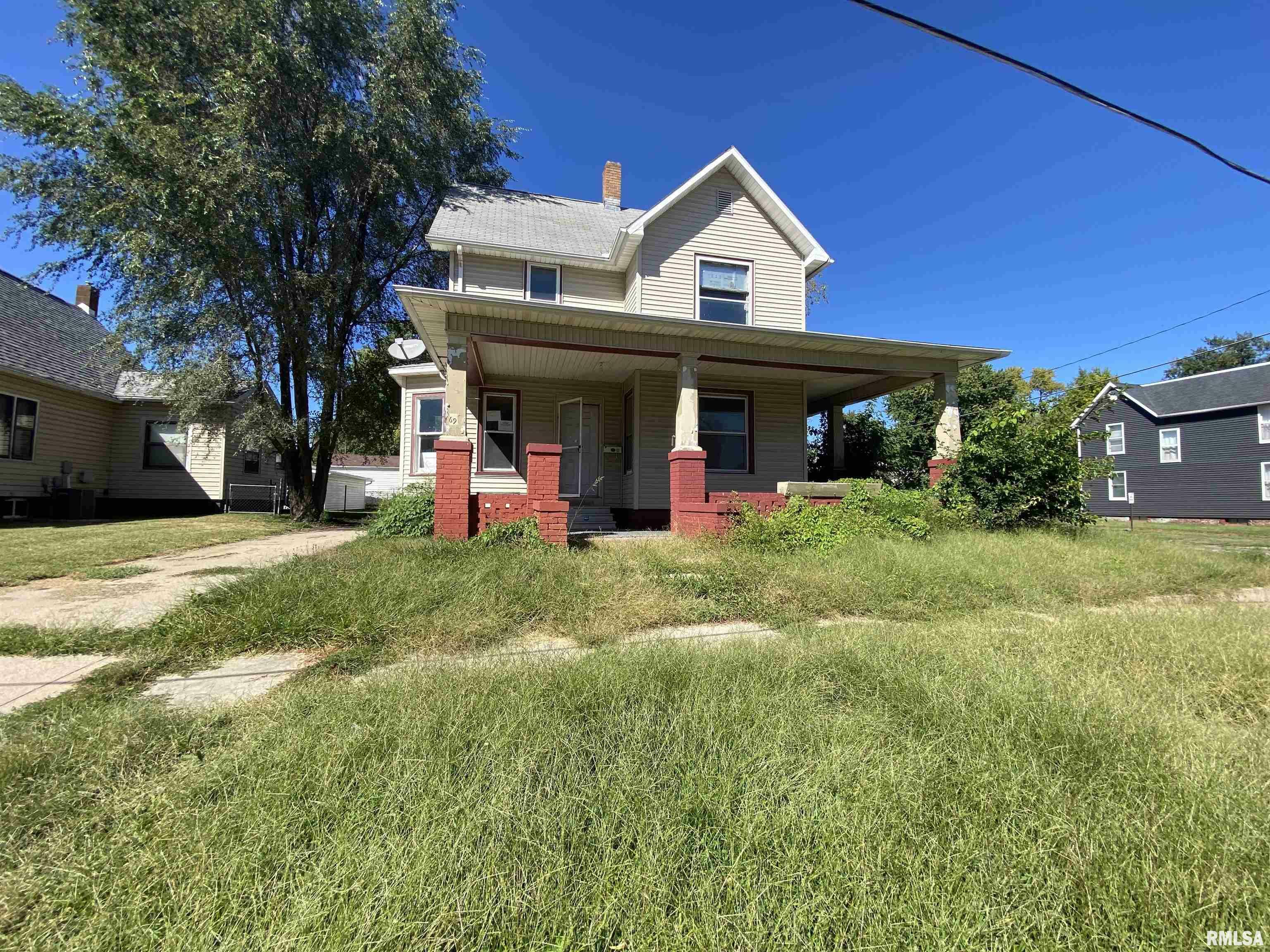 69 E Olive Street  Canton IL 61520 photo