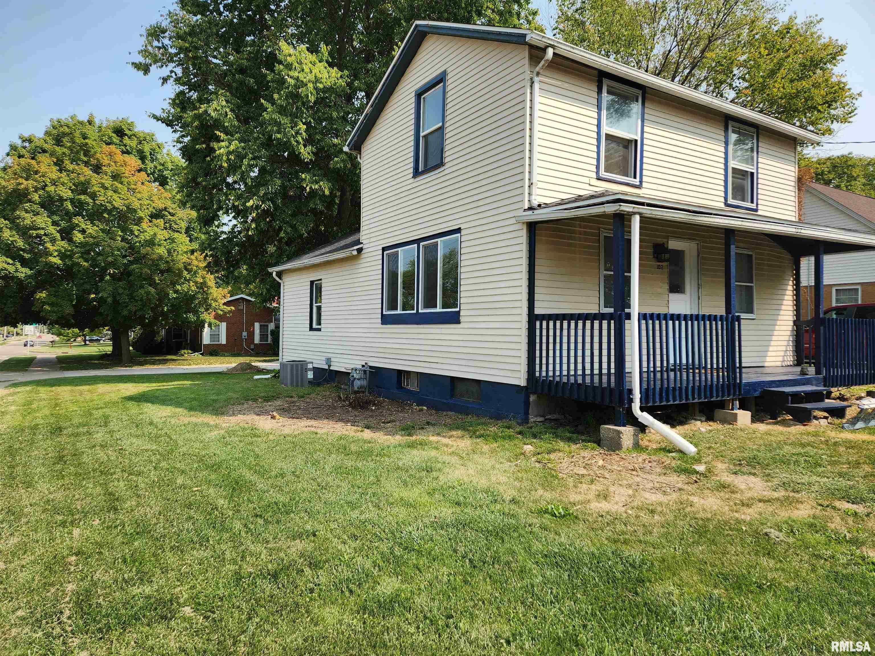 Property Photo:  102 E High Street  IL 61559 