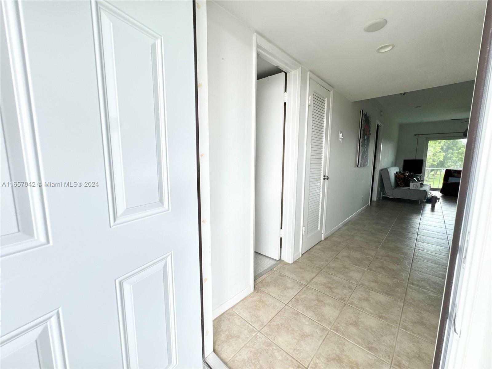 Property Photo:  5200 Washington St 302  FL 33021 