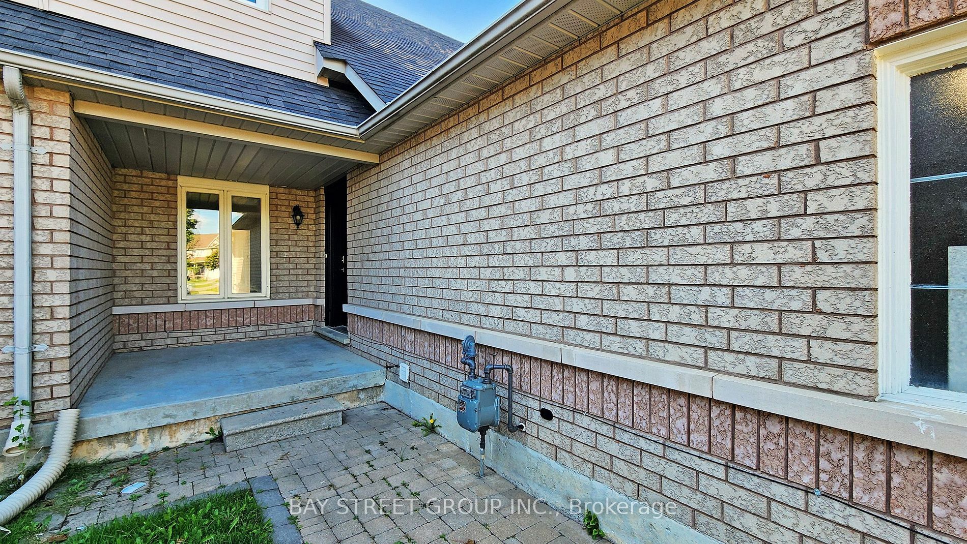 Property Photo:  1870 Woodgate Crt  ON L1G 7Z2 