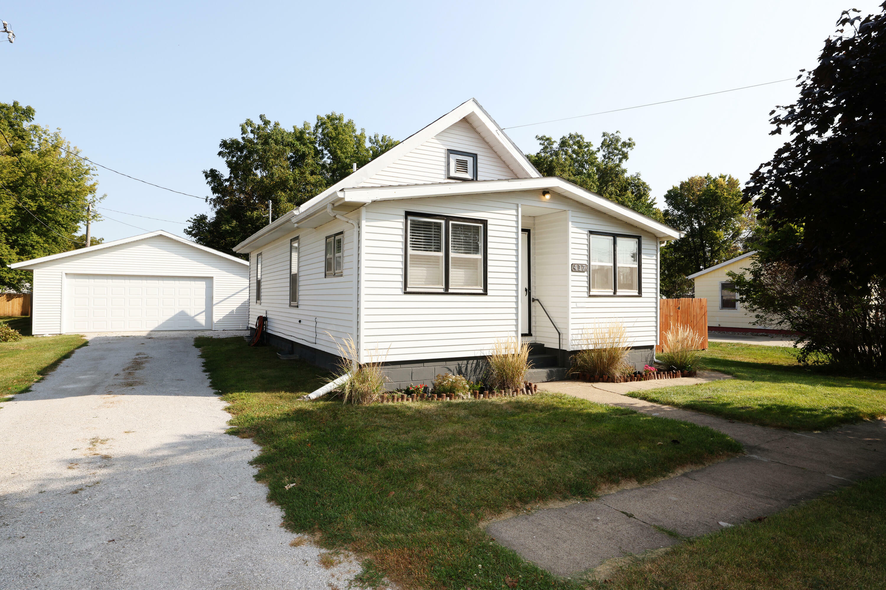 Property Photo:  417 W 2nd Street  IA 50036 