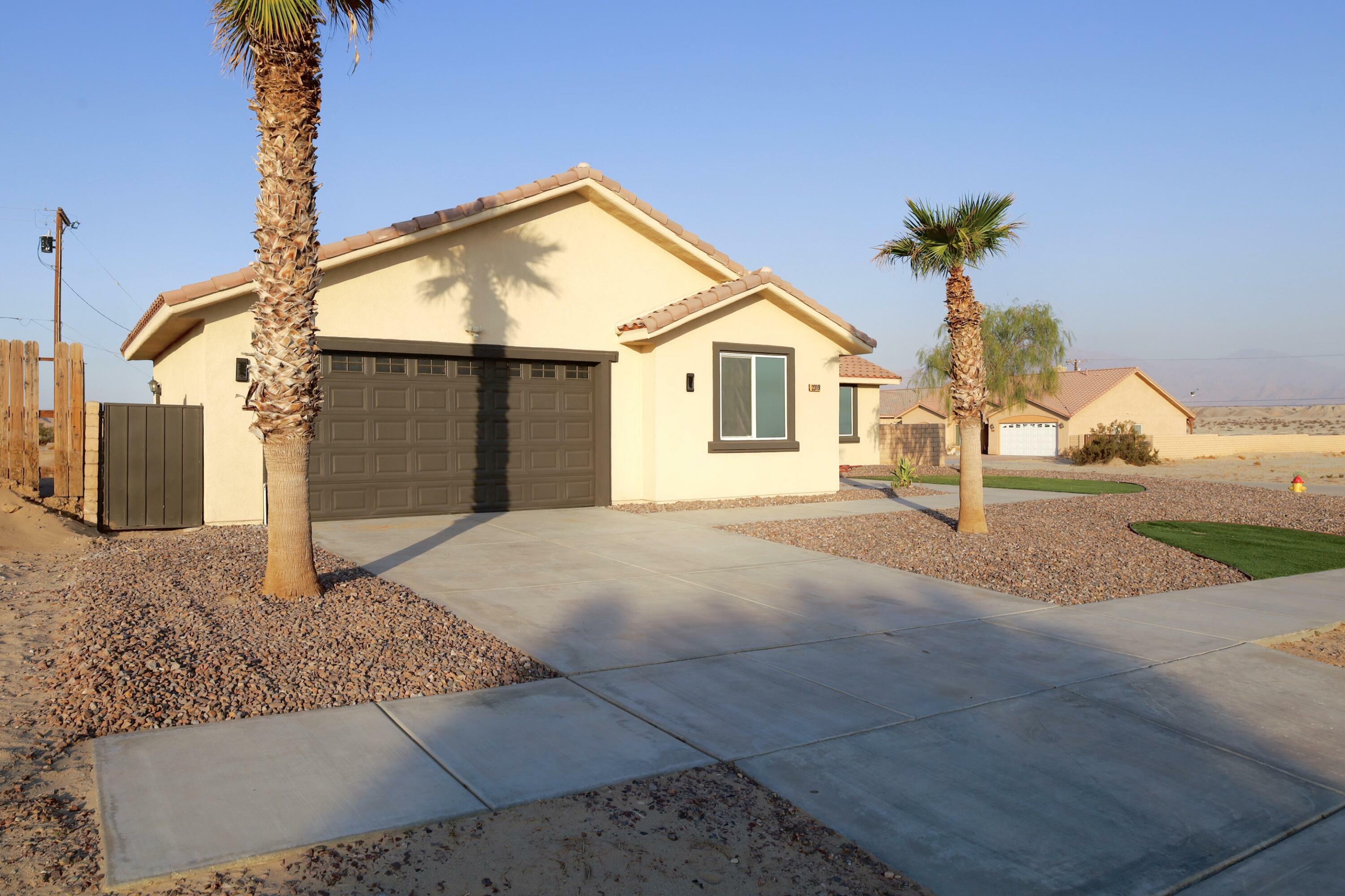 Property Photo:  2319 Lark Court  CA 92274 