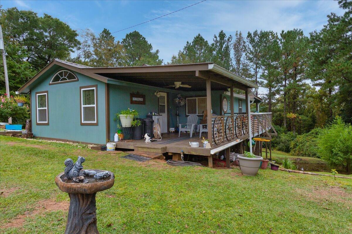 Property Photo: 1677 Crowder Chapel Road FL 32539