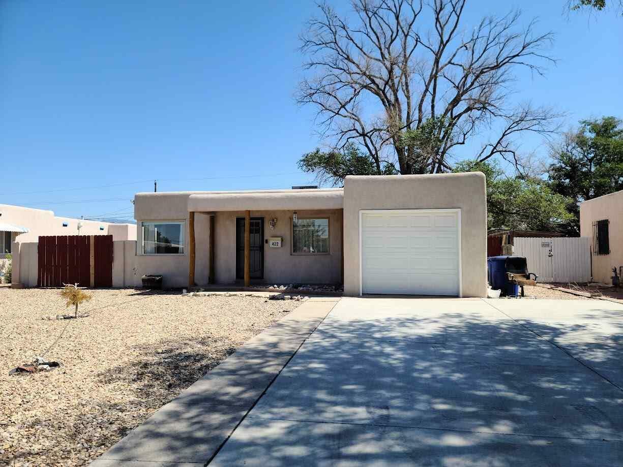 Property Photo:  422 Espanola Street NE  NM 87108 