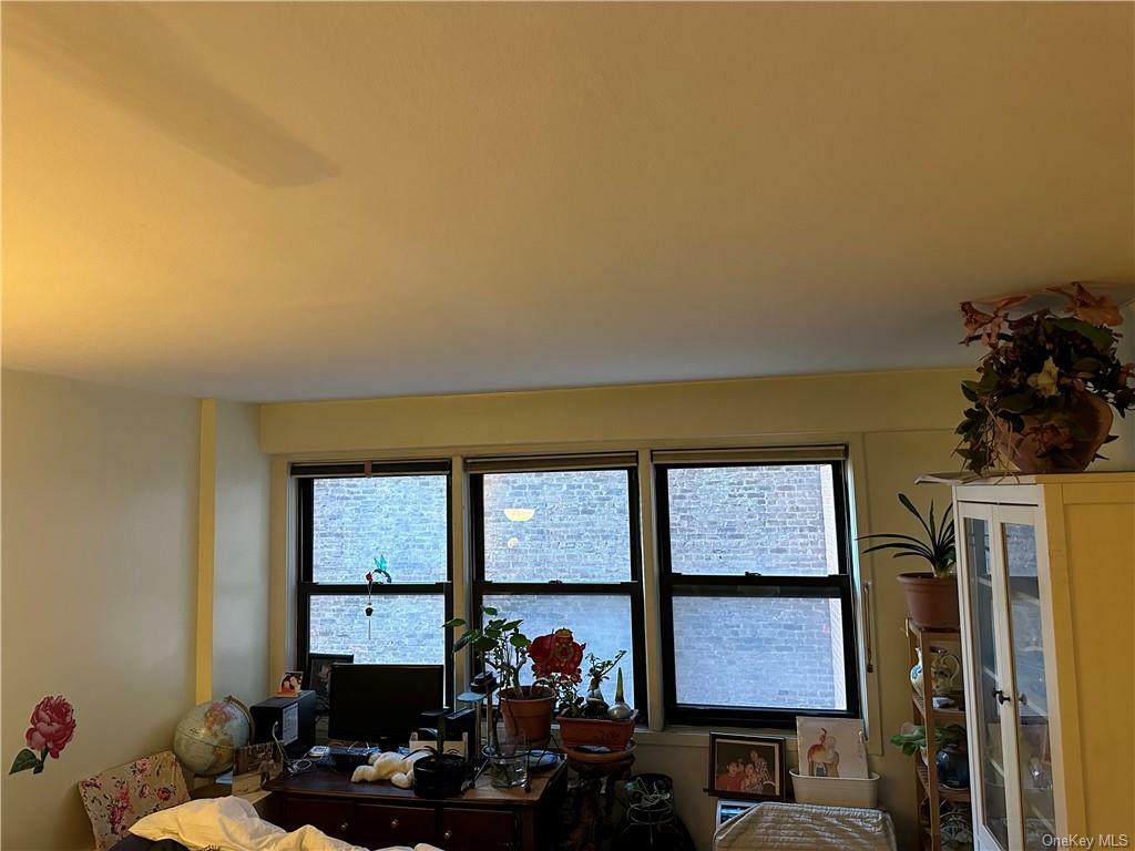 Property Photo:  579 215 Street 5D  NY 10034 