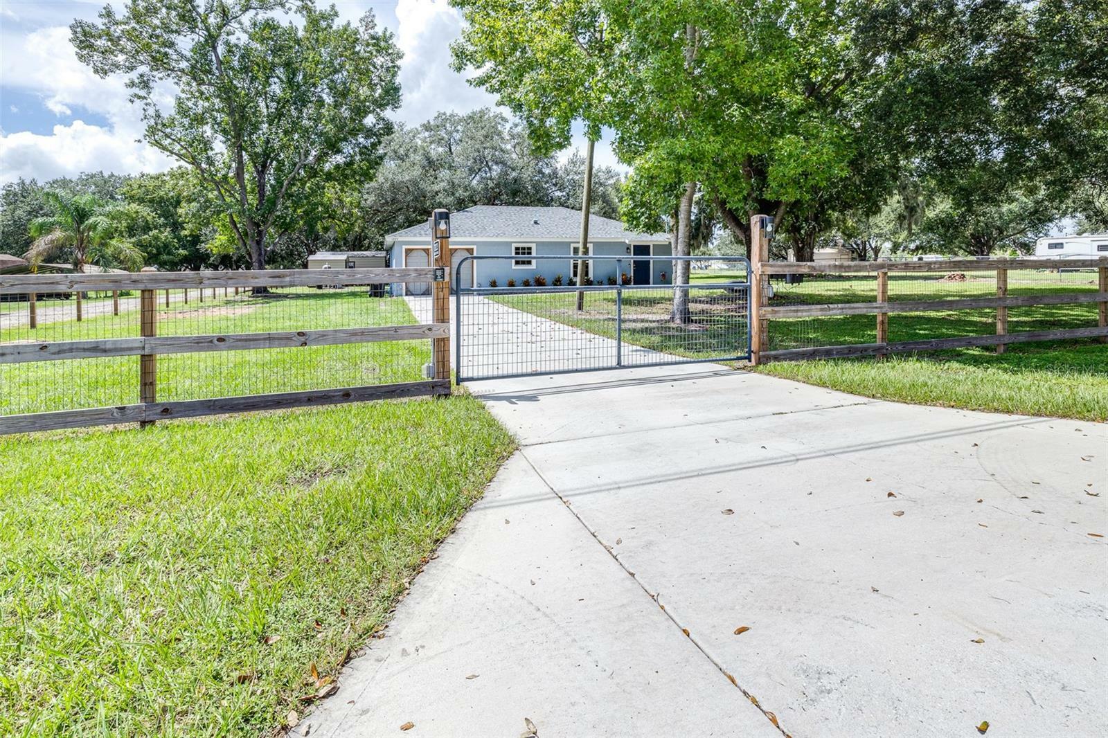 Property Photo:  1223 Pasteur Road  FL 33830 