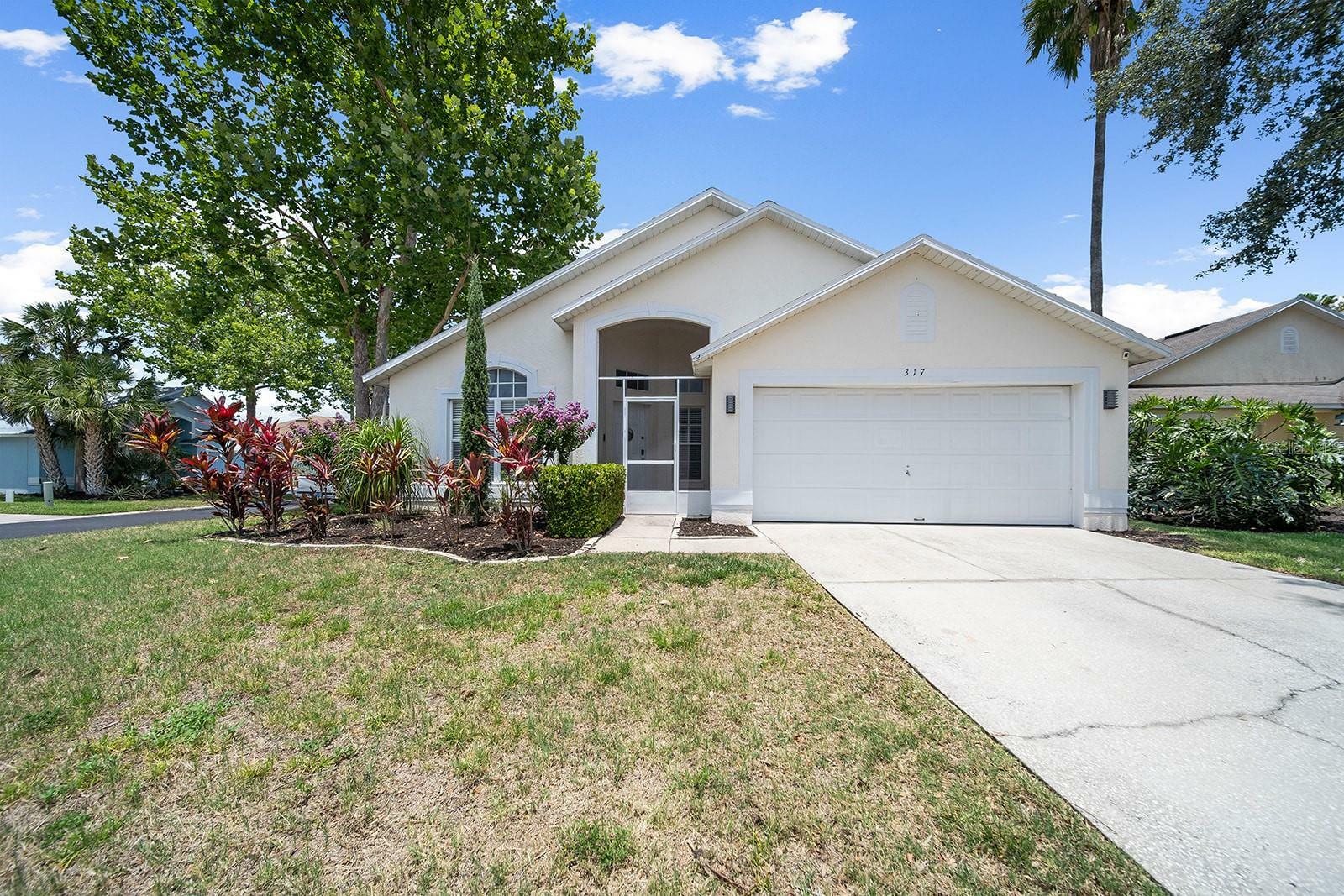 Property Photo:  317 Buckingham Circle  FL 33897 