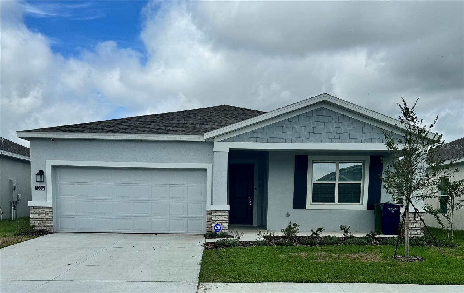 Property Photo:  1306 Diego Terrace  FL 33884 